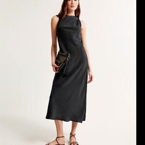 Abercrombie Column Shift Midi Dress in Black XS